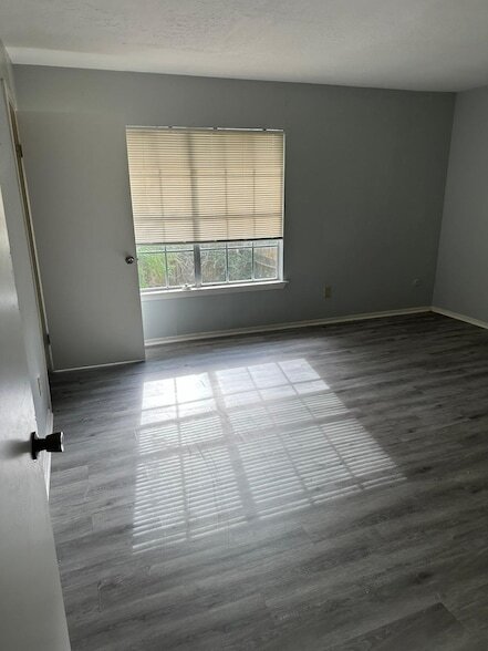Foto del edificio - 16523 Lonesome Quail Dr