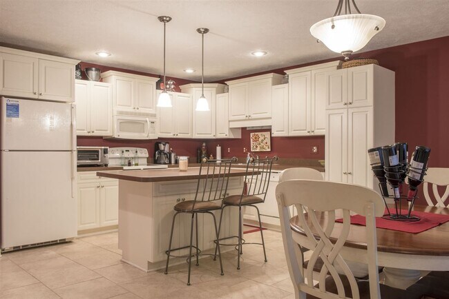Building Photo - 2021 Buttonwood Ct