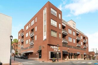 Building Photo - 112 5th St SE