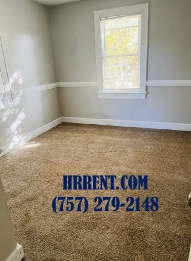 Building Photo - Adorable Renovated 4 Bedroom 1.5 Bathroom Single Family Home located in the Westhaven area of Por...