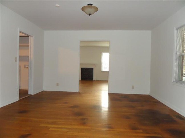 Building Photo - 3494 Castleton Hill