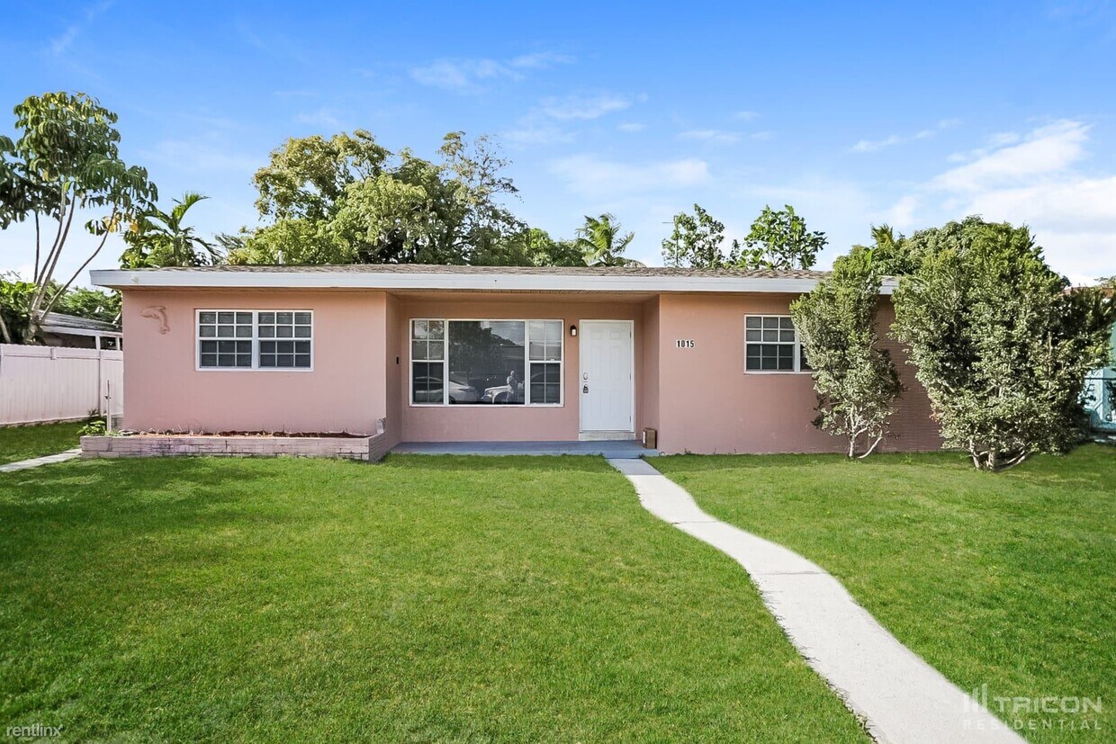 Primary Photo - 1015 NW 130th St
