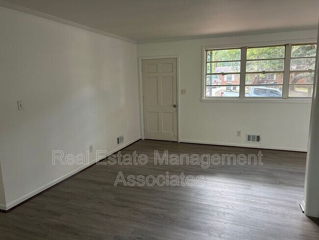 Foto del edificio - 352 N 16th St