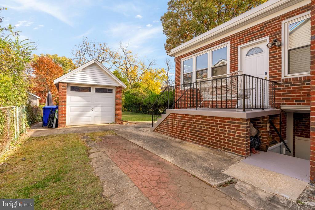 Foto principal - 6403 40th Ave