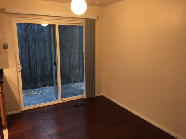 Foto del edificio - 1400 Spring Ln