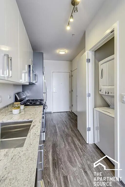 Photo - 2340 N California Ave Apartment