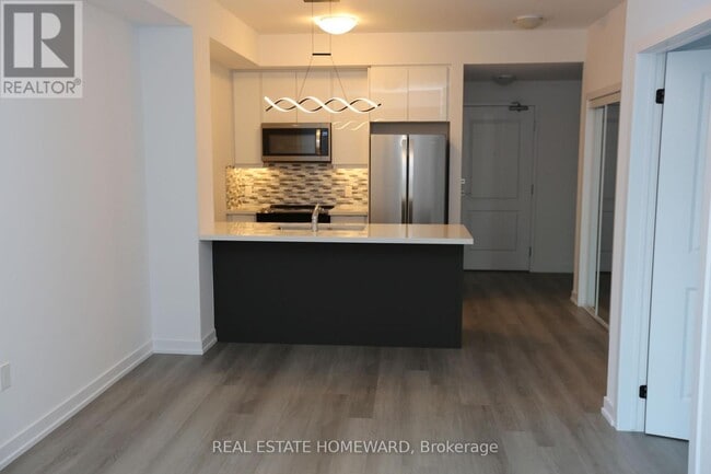 Building Photo - 460 Dundas St E