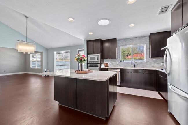 Foto del edificio - 3104 Candlelight Ct