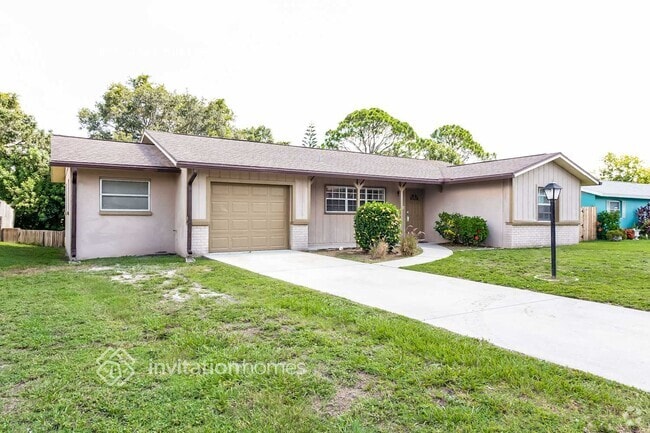 Building Photo - 5323 Winewood Dr