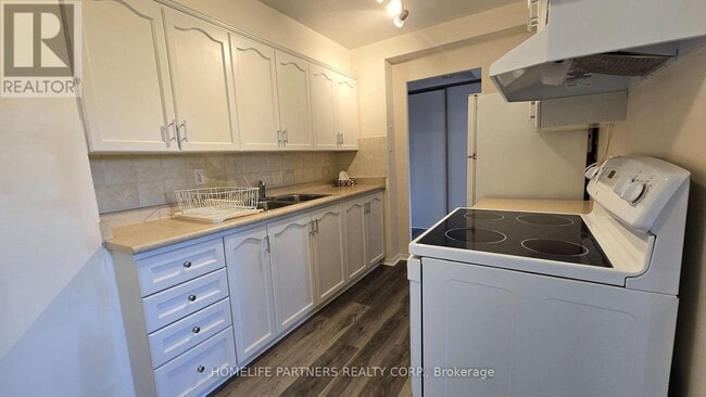Photo du bâtiment - 2825 Islington Ave