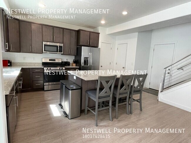 Building Photo - Incredible 3-bedTownhome in Daybreak!