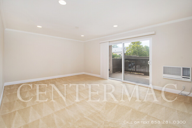 Building Photo - 8571 Villa La Jolla Dr