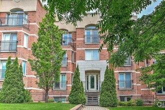 Building Photo - 711 Guy St