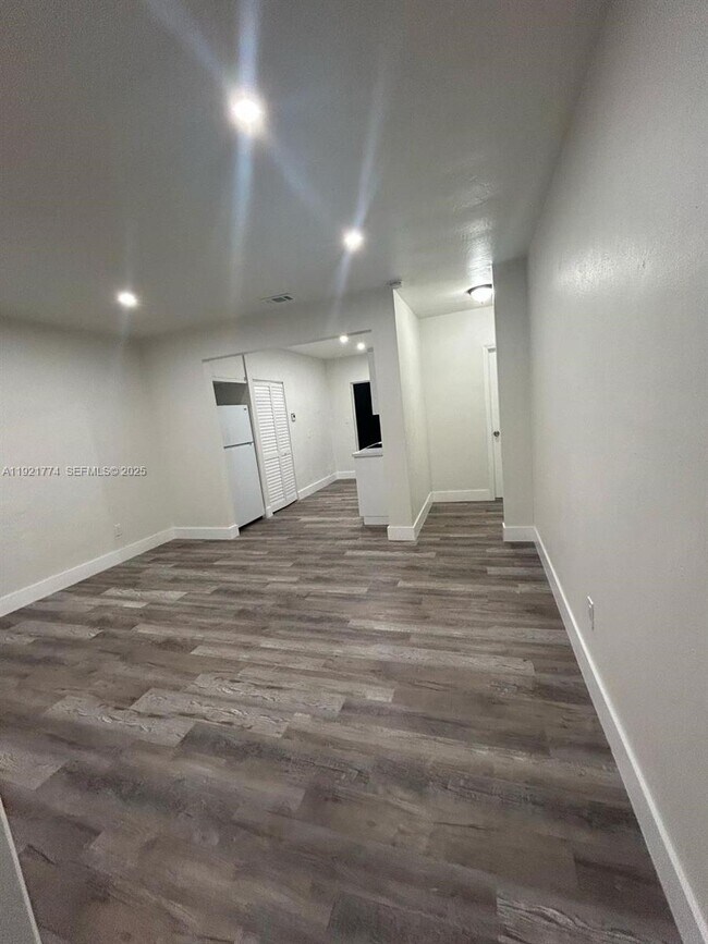 Foto del edificio - 2931 NW 47th St