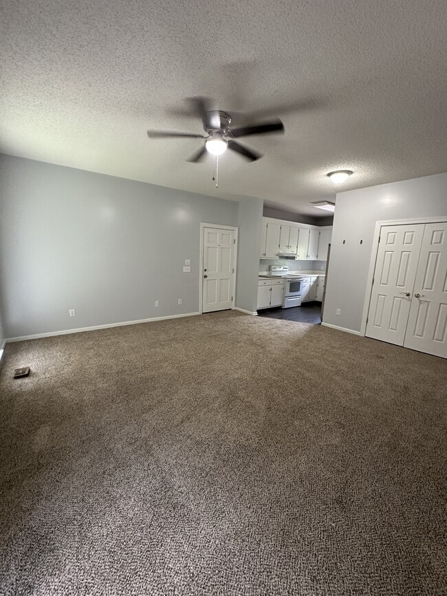 Building Photo - 5915 Quail Ridge Dr