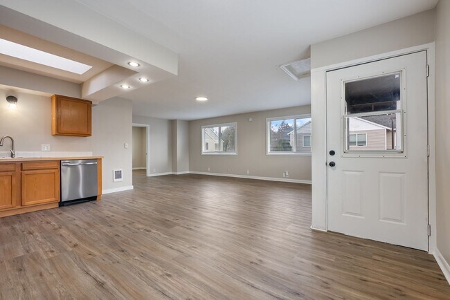 Foto del edificio - Newly Renovated 2 bedroom apartment