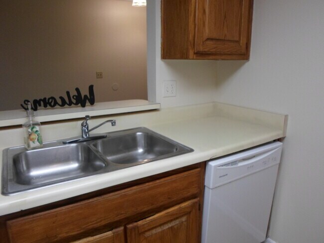 Building Photo - 3/2 townhome - Westside