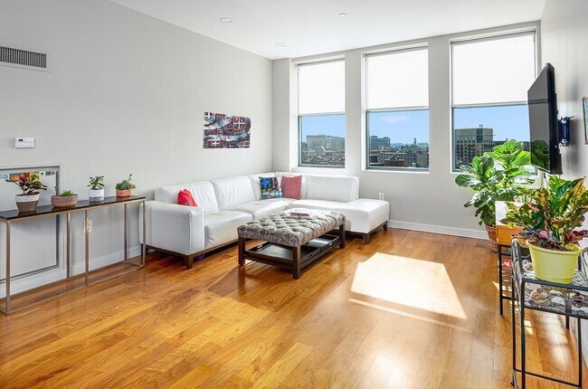 Building Photo - 285 Columbus Ave