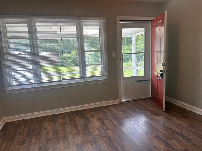 Foto del edificio - 713 Tallman Cir