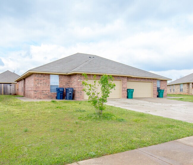 Building Photo - 1501 Tahoe Ln