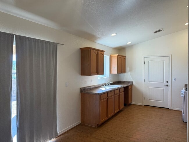 Building Photo - 1805 Sunset Blvd