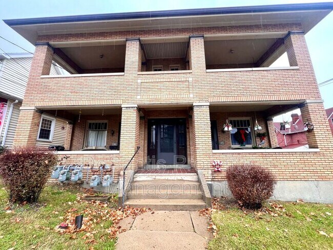 Building Photo - 808 Fleming St