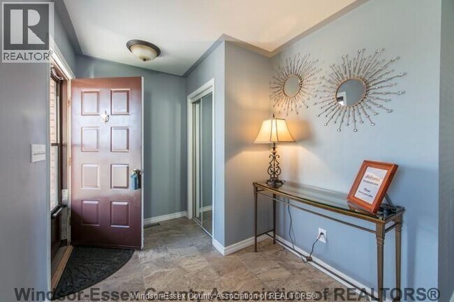 Building Photo - 1469 Azalia Crescent