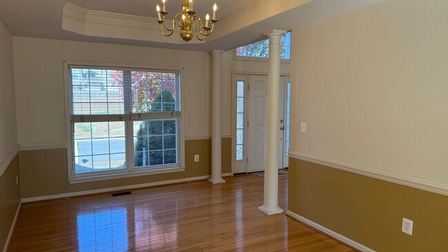 Foto del edificio - Spacious Colonial in Austin Ridge