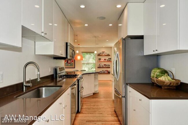 Building Photo - 6 br, 4.5 bath House - 2825 29th Place NW