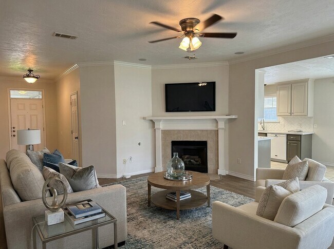 Building Photo - 225 Karten Ln