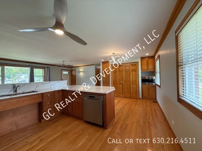 Building Photo - 381 W Millers Rd