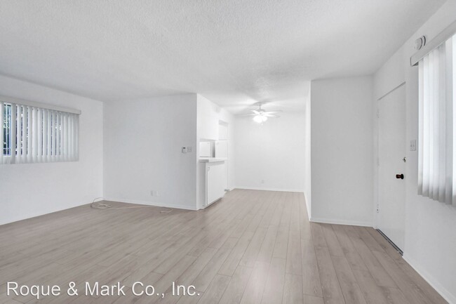 Building Photo - 1 br, 1 bath Apartment - 744 S. Windsor Bo...
