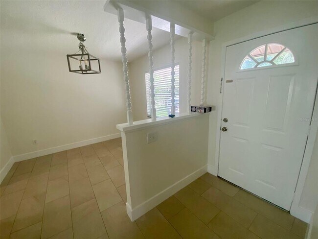 Foto del edificio - 909 Wrenwood Ln