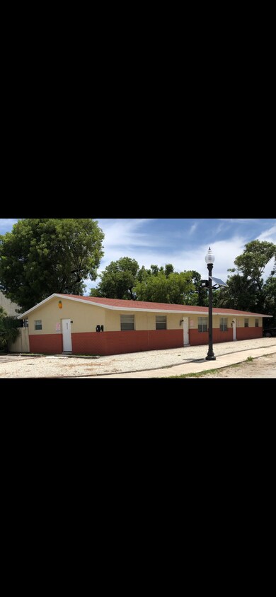 Primary Photo - 477 NW 8th St