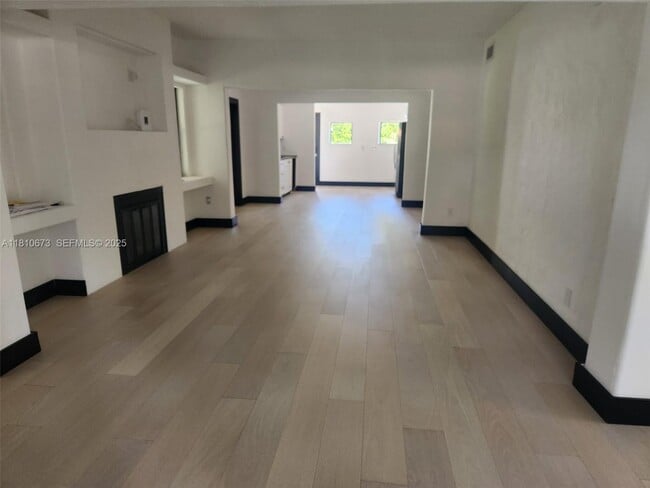 Foto del edificio - 241 Palmetto Dr