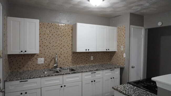 Building Photo - 14009 Cimarron Dr