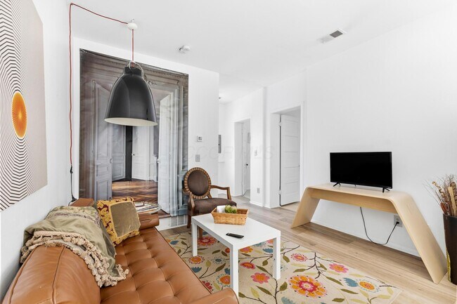 Foto del edificio - 854 N High St