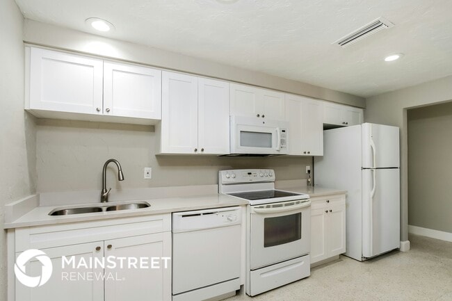 Building Photo - 2175 Gentian Rd