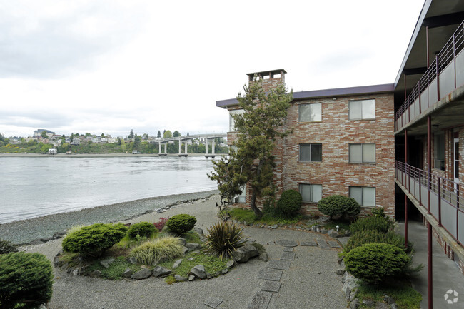 Foto del edificio - Edgewater East Apartments