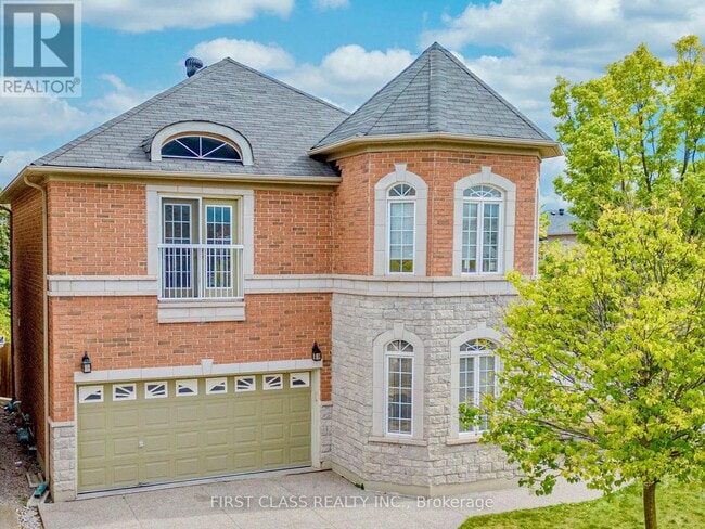Building Photo - 2507 Nichols Dr