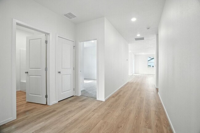 Foto del edificio - 705 E 5th St
