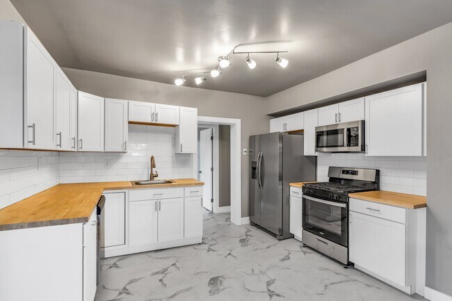 Foto del edificio - 2072 Oriole Rd