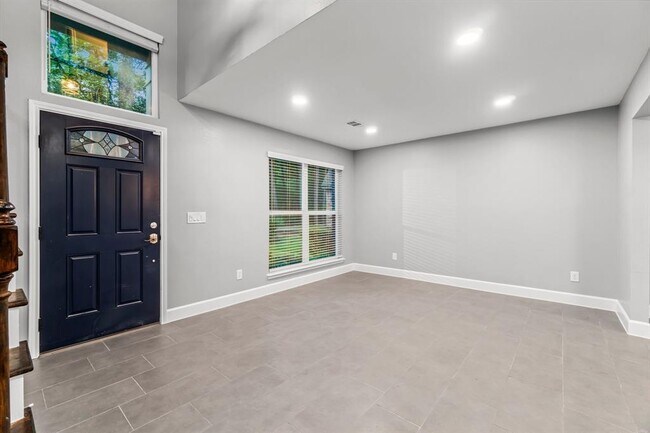 Building Photo - 139 W Village Knoll Cir