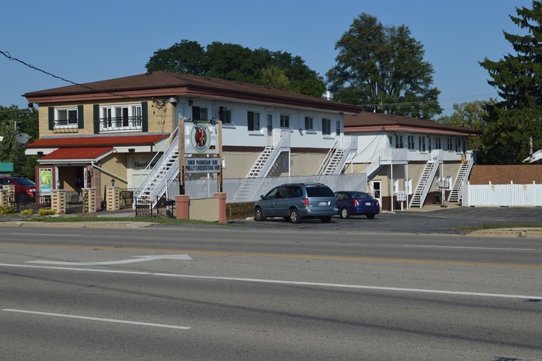 Primary Photo - 1039 Sheridan Rd