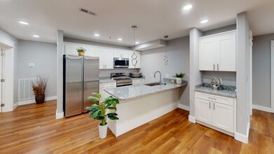 Building Photo - 1704 Highland Ave