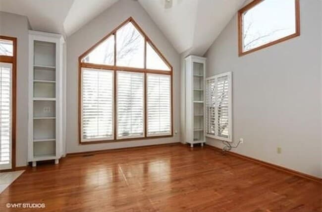 Building Photo - Gorgeous West Shawnee Home-Available NOW!!