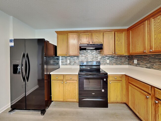 Building Photo - 6025 Namozine Ct