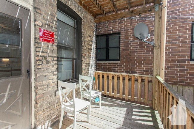 Foto del edificio - 2730 N Wayne Ave