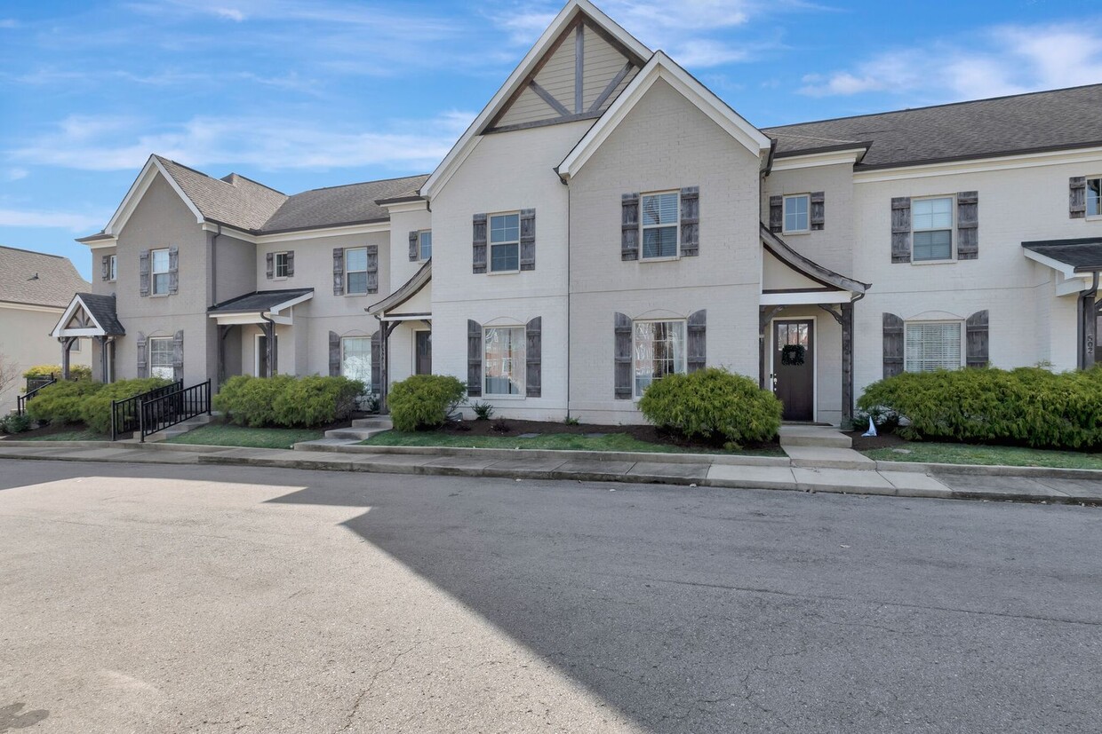 506 Harpeth Park Dr, Nashville, TN 37221 House Rental in Nashville