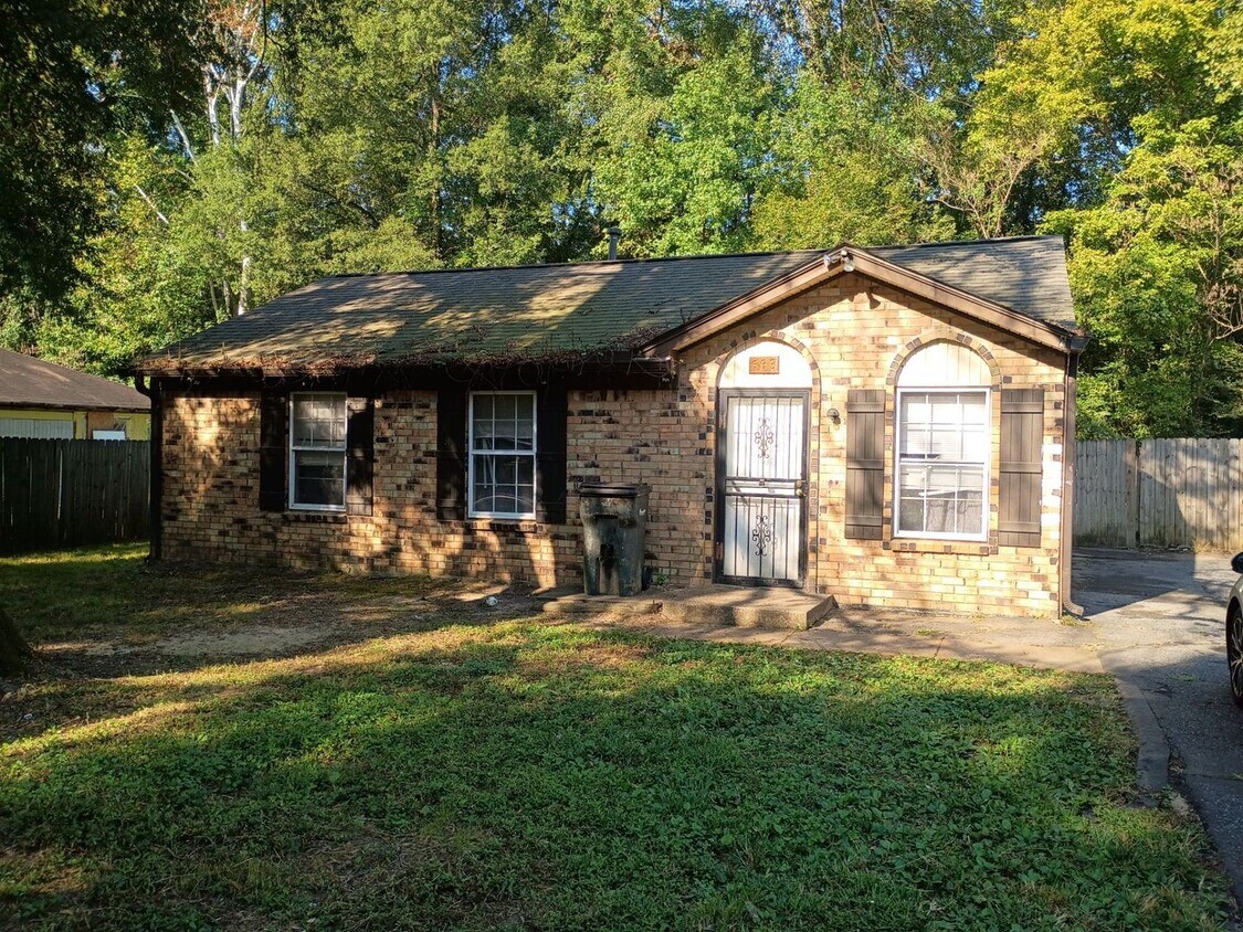Primary Photo - 4 Success Realty is now offering this 3 be...
